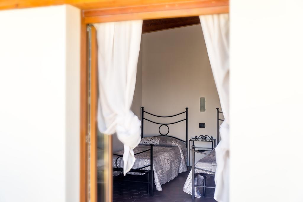 Agriturismo Chesini Castelnuovo del Garda Buitenkant foto